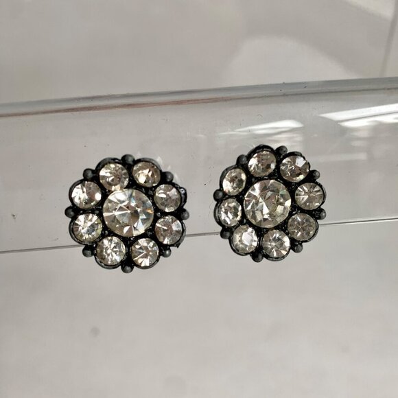 Vintage Screw Back Earrings - Picture 1 of 4